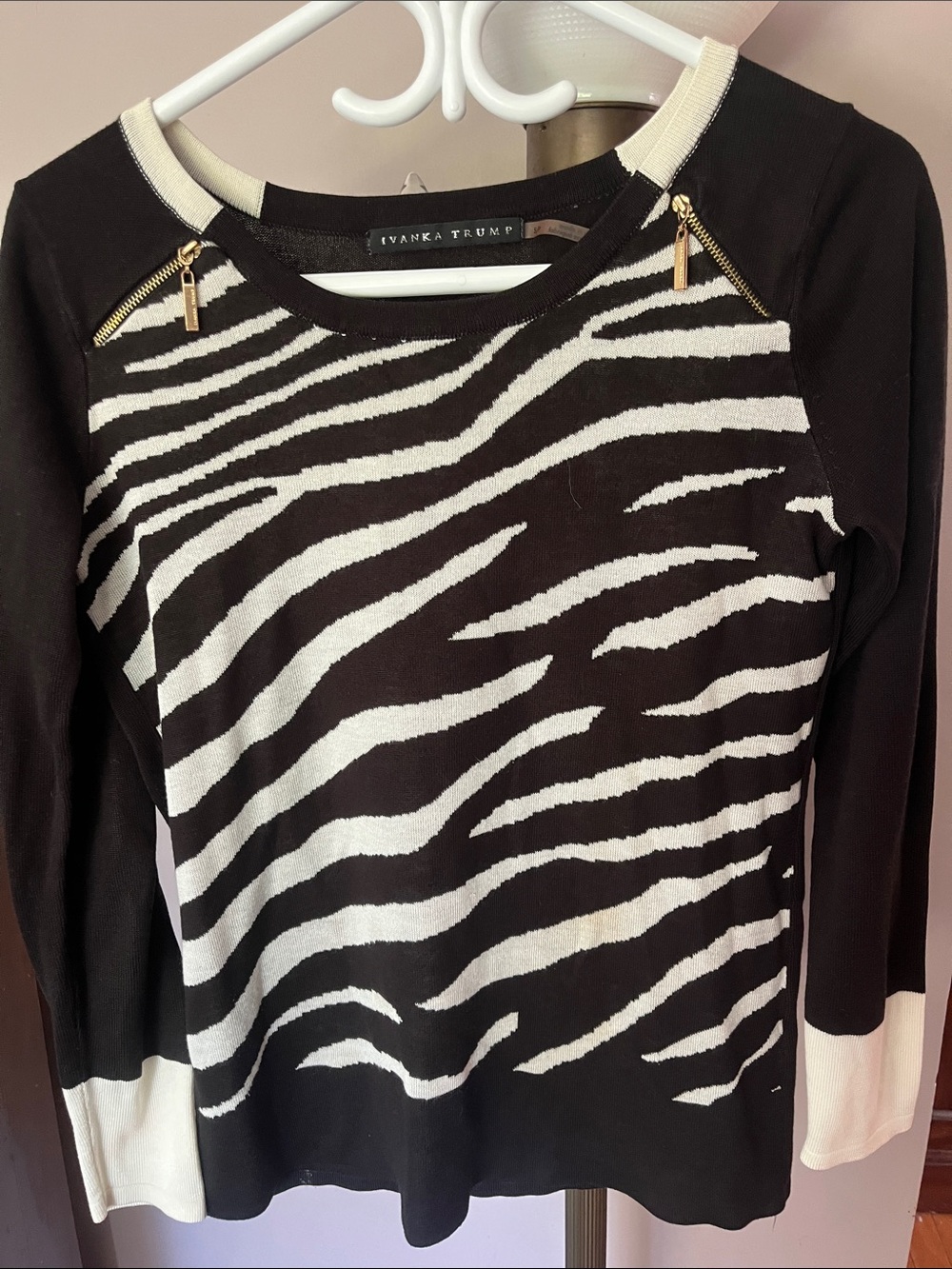 Ivanka Trump Black & White Zebra-Stripe Long Sleeve Top